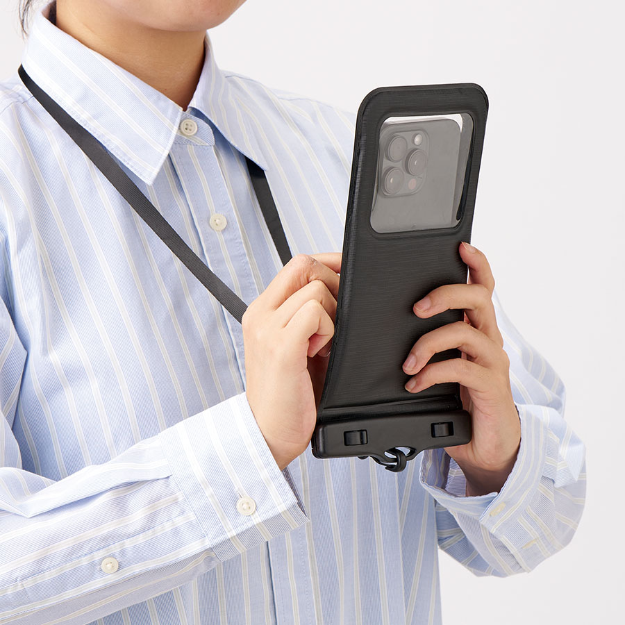 水に浮くモバイルウォータープルーフポーチ