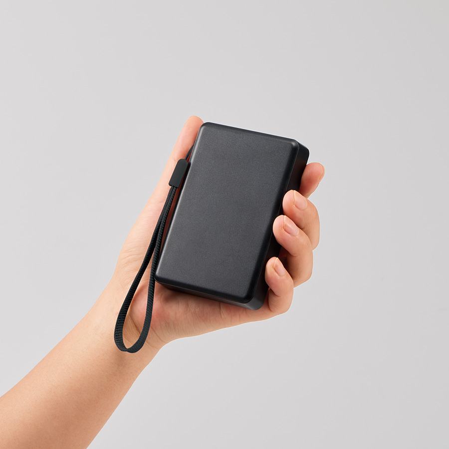 モバイルチャージャー8000 デジタル表示付